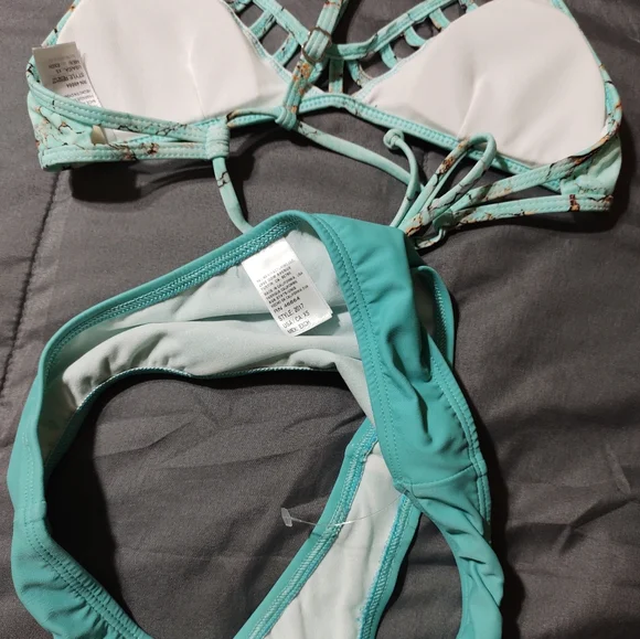 NWOT Reef bikini set - Picture 5 of 5
